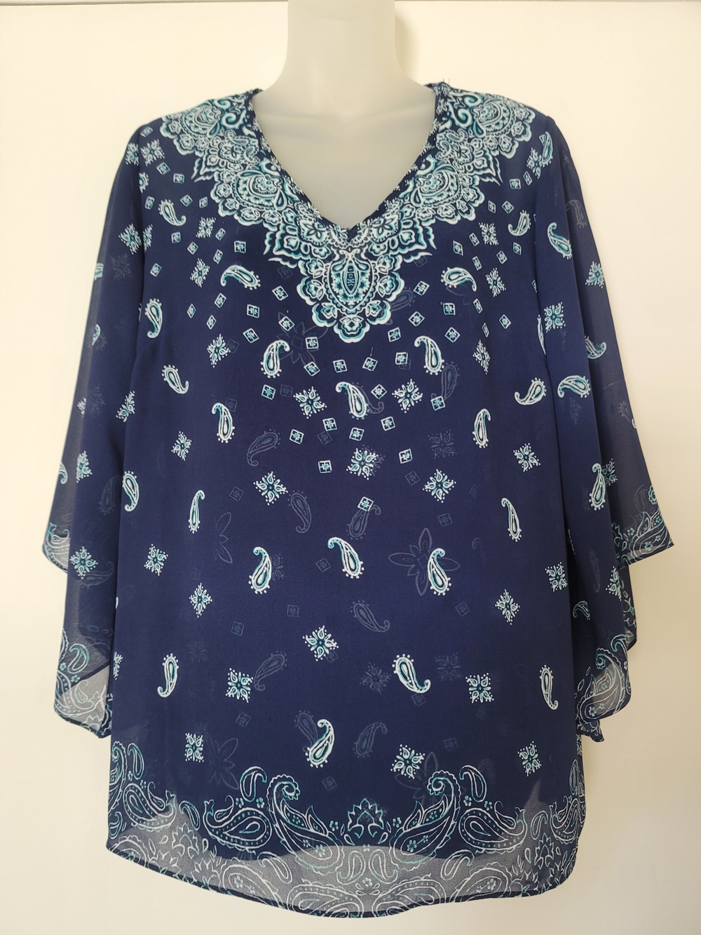 Belle by Kim Gravel Blue Floral Scoop Neck Top 2- Piece